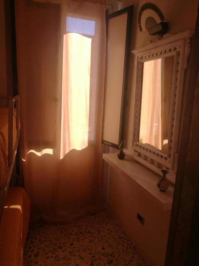 Appartement A Due Passi Dal Porto à Trapani Extérieur photo
