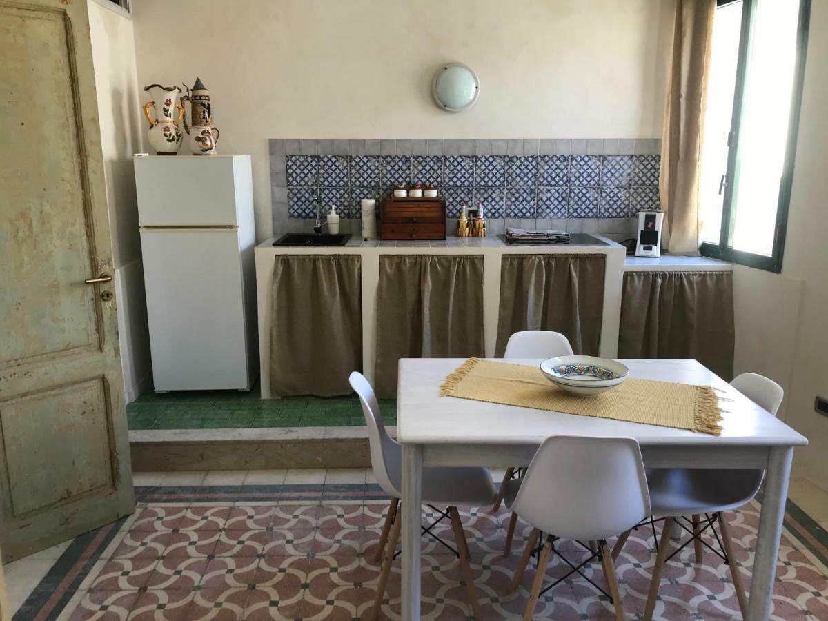 Appartement A Due Passi Dal Porto à Trapani Extérieur photo
