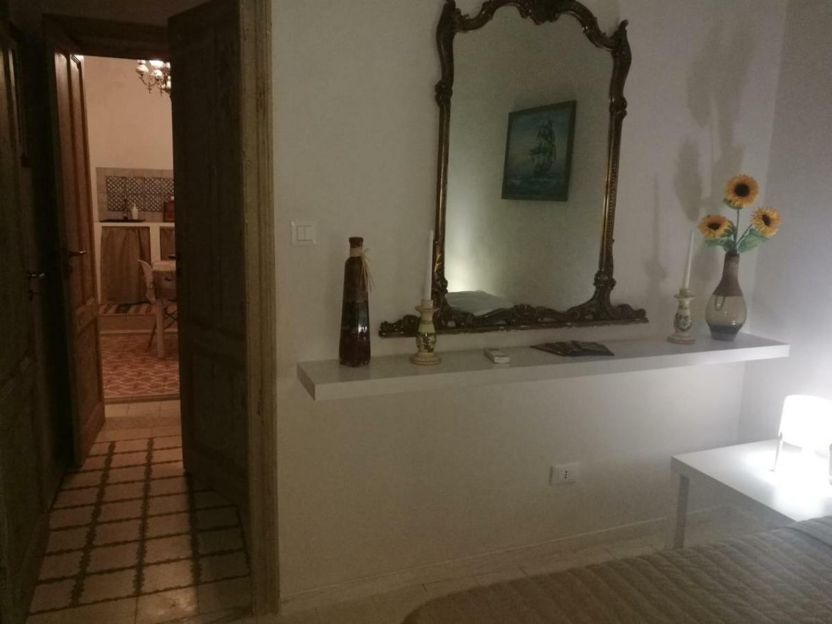 Appartement A Due Passi Dal Porto à Trapani Extérieur photo