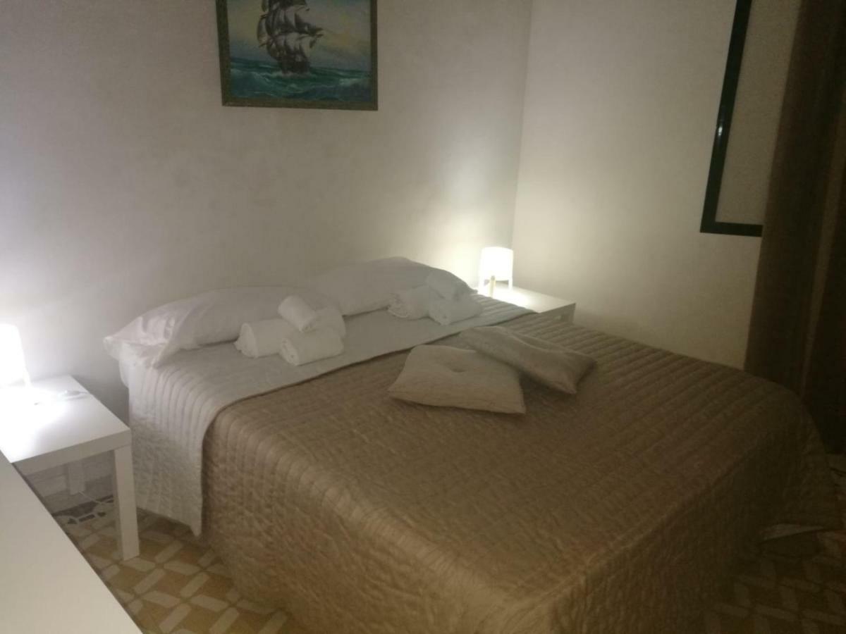Appartement A Due Passi Dal Porto à Trapani Extérieur photo
